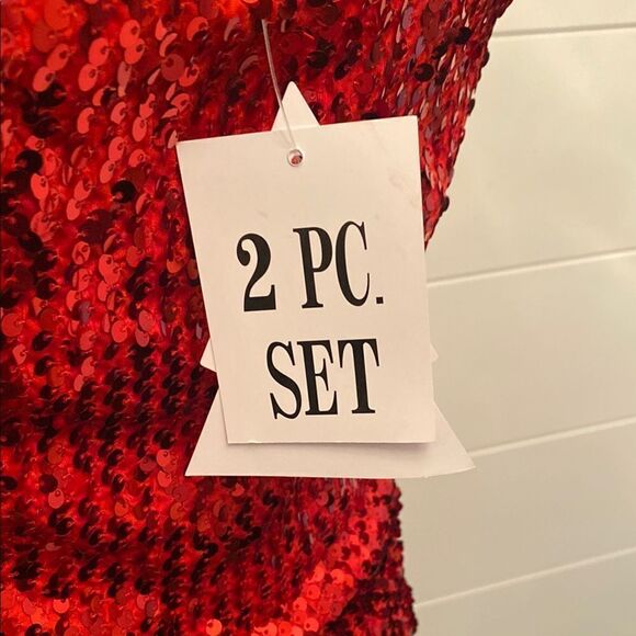 Love on a hanger Red Sequin Off-Shoulder 2pcs top & skirt - Picture 7 of 7